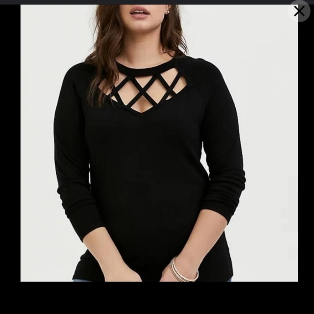 NWT TORRID 0 BLACK CROSSOVER CADE SWEATER
